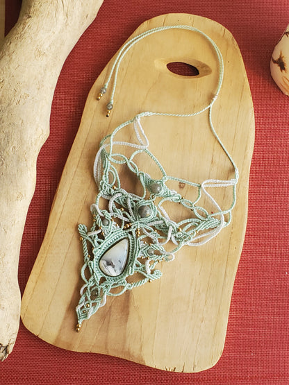 "Collection Héritage🌿" Collier Plastron – Merlinite - piece unique d’exception