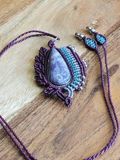 Collection Héritage 🌿 — Collier pendentif Lepidolite - pièce unique