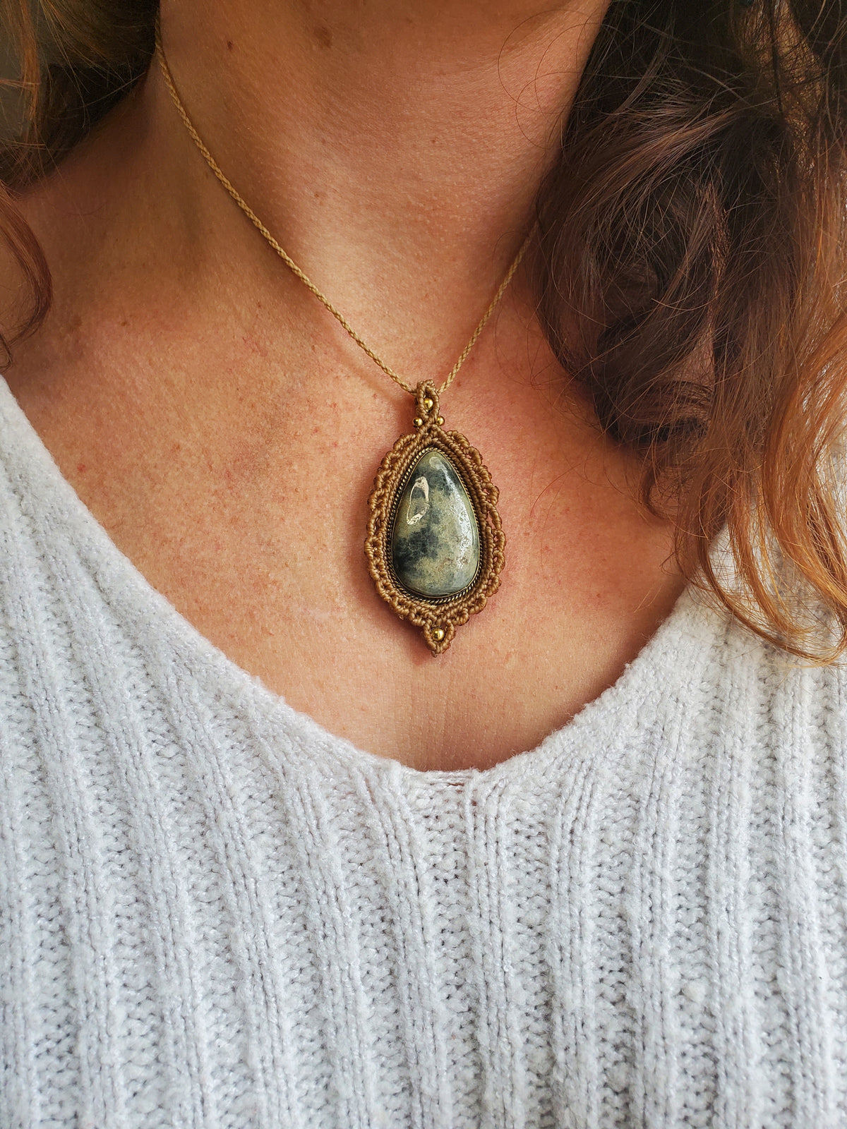 Collection Héritage 🌿 — Collier pendentif Pierre naturelle - pièce unique