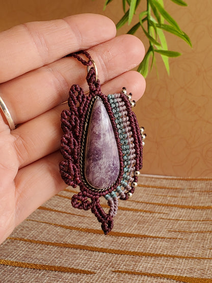 Collection Héritage 🌿 — Collier pendentif Lepidolite - pièce unique