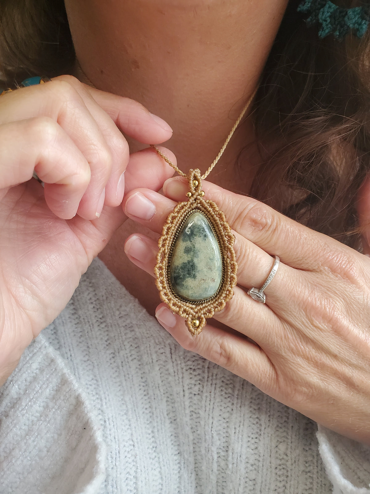 Collection Héritage 🌿 — Collier pendentif Pierre naturelle - pièce unique