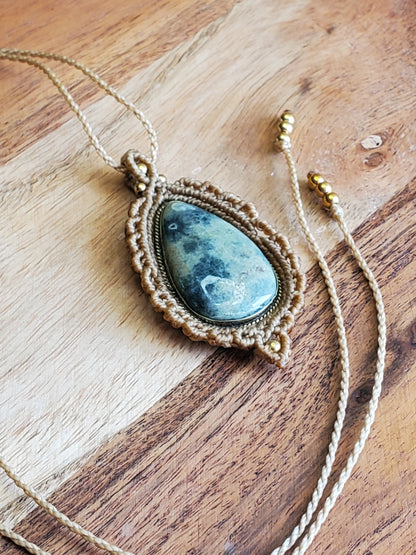 Collection Héritage 🌿 — Collier pendentif Pierre naturelle - pièce unique