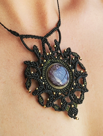 Collection Héritage 🌿 — Collier - " Charoïte" piece unique d’exception