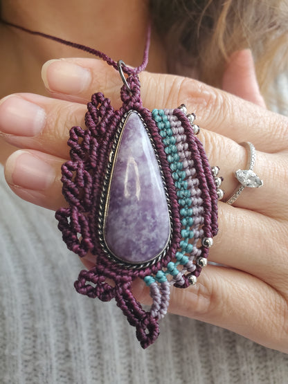 Collection Héritage 🌿 — Collier pendentif Lepidolite - pièce unique